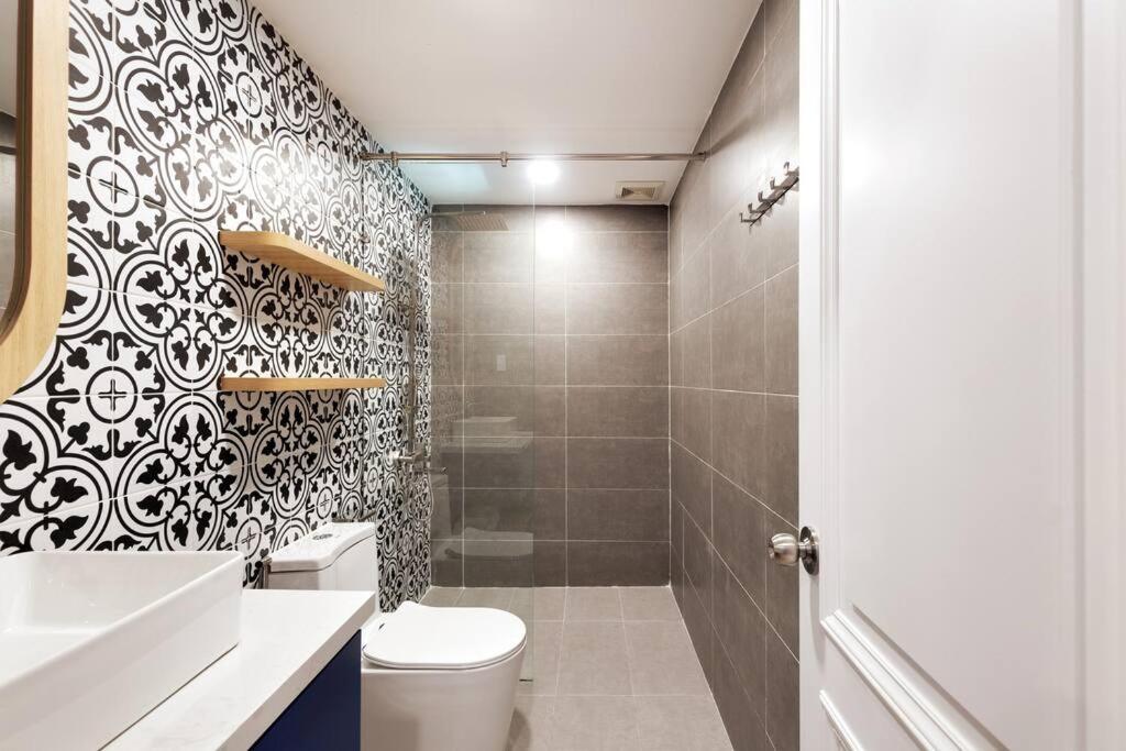 Modern, Cozy & Fully Equipped 2Br Apt In D4, 5M To D1 Ho Chi Minh City Exterior photo